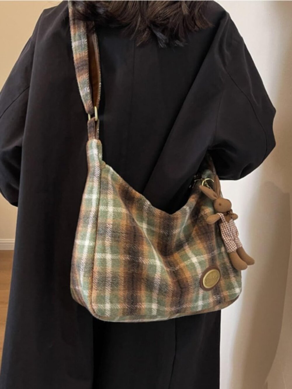 Plaid Purses for Women - Wool Handbag with Pendant, Hobo Shoulder Bag and Tartan - Picture 3 of 7